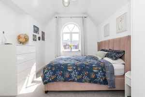 Bed- click for photo gallery